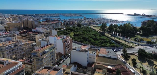 3 soveværelse Lejlighed til salg i Puerto Deportivo, Torrevieja - € 225.000 (Ref: 9827978)