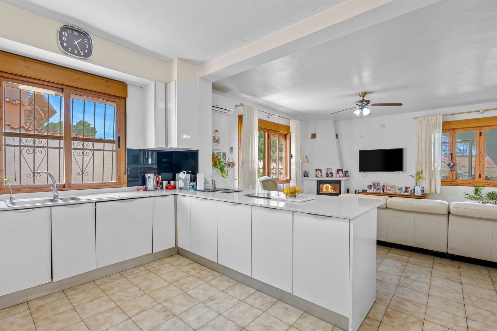 7 makuuhuone Huvila myytävänä paikassa Ciudad Quesada mukana uima-altaan - 750 000 € (Ref: 9838332)