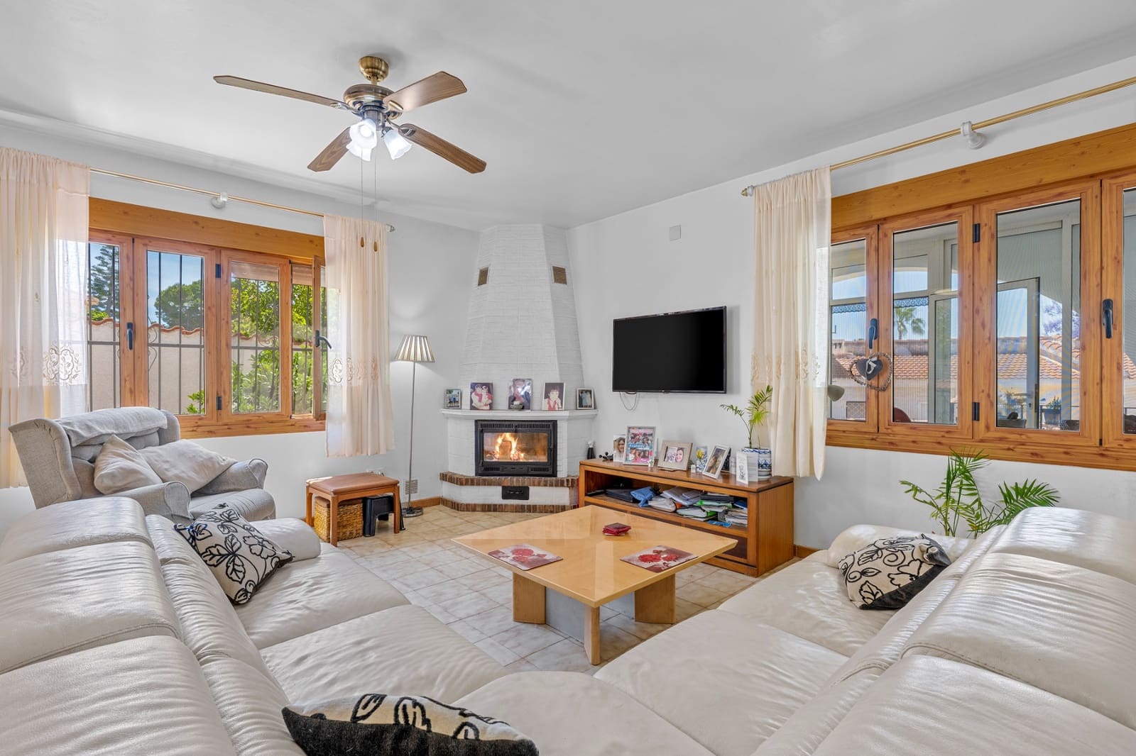 7 makuuhuone Huvila myytävänä paikassa Ciudad Quesada mukana uima-altaan - 750 000 € (Ref: 9838332)