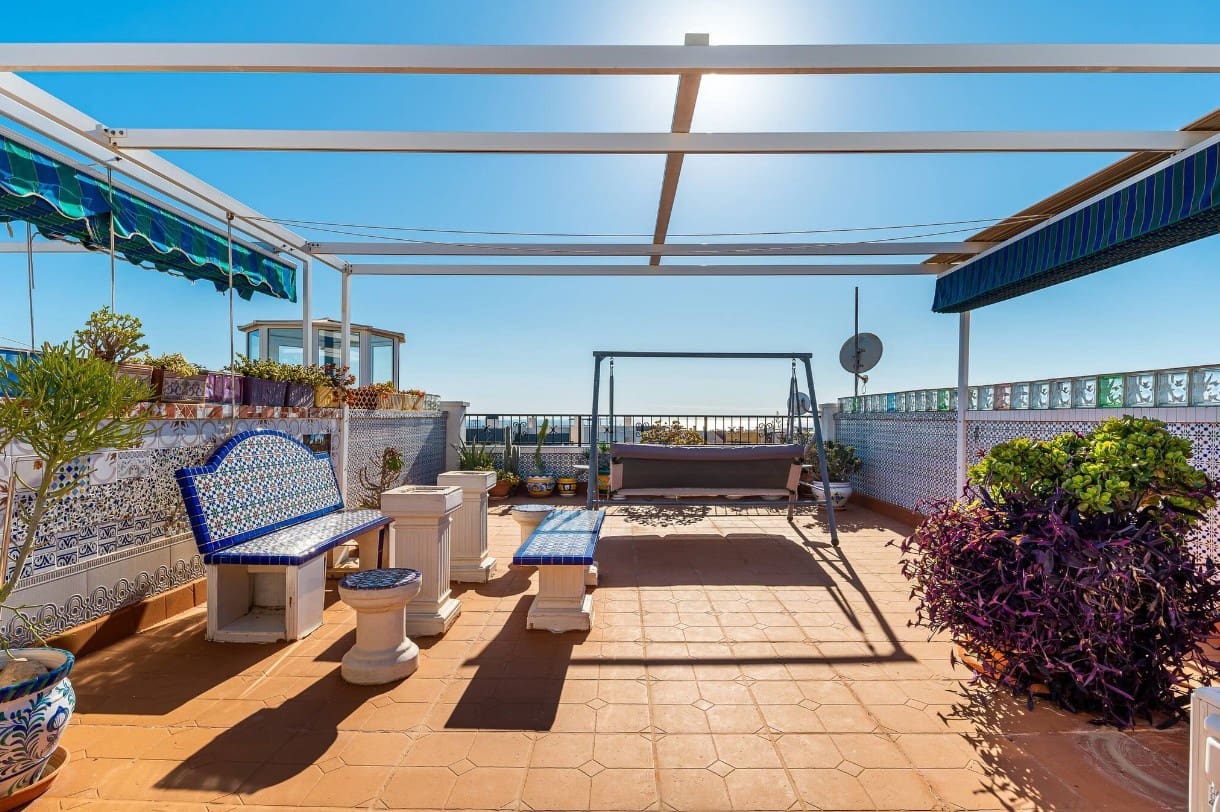 2 Zimmer Apartment zu verkaufen in Playa Flamenca mit Pool Garage - 167.000 € (Ref: 9838333)