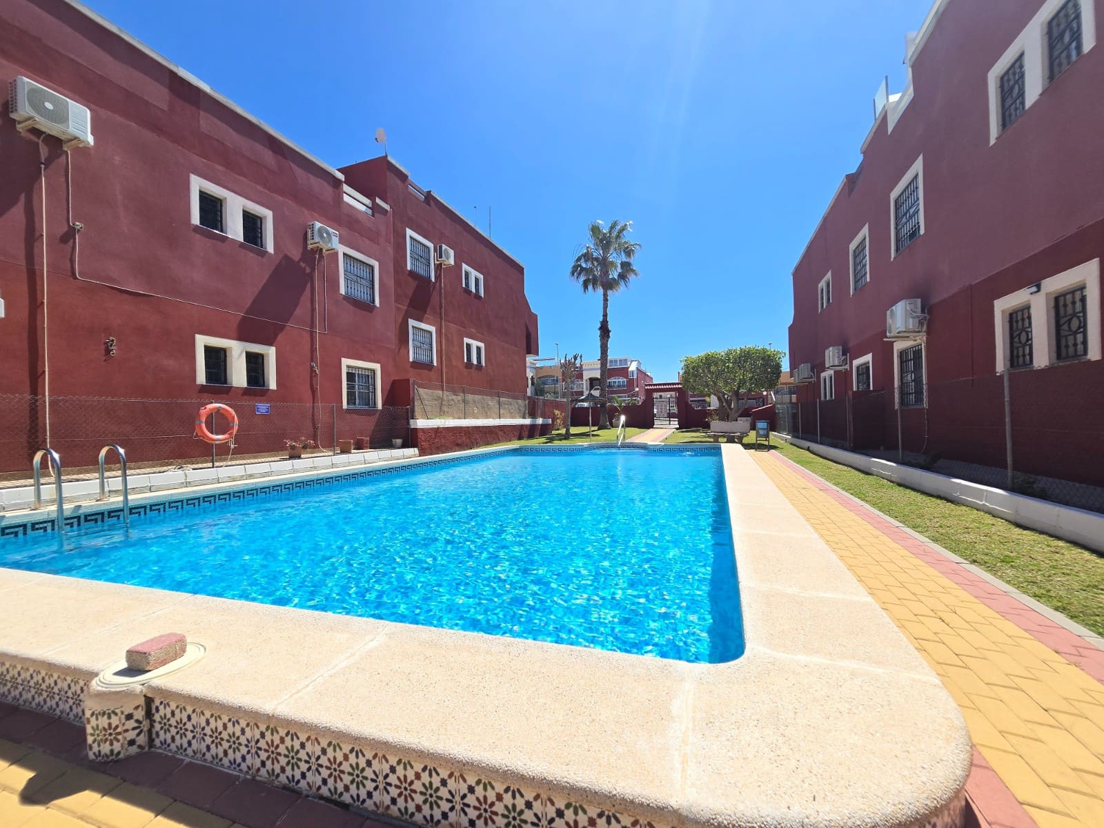 2 bedroom Apartment for sale in Los Altos with pool - € 145,000 (Ref: 9841686)