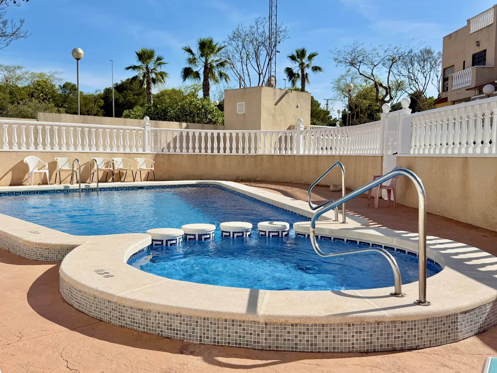 3 slaapkamer Halfvrijstaande villa te koop in Guardamar del Segura met zwembad garage - € 185.000 (Ref: 9841687)