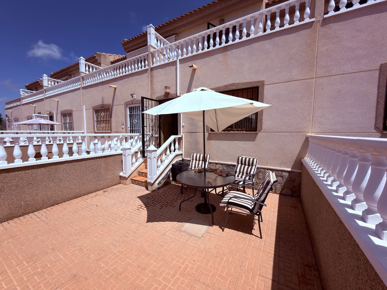 2 bedroom Villa for sale in Ciudad Quesada with pool - € 169,995 (Ref: 9882502)