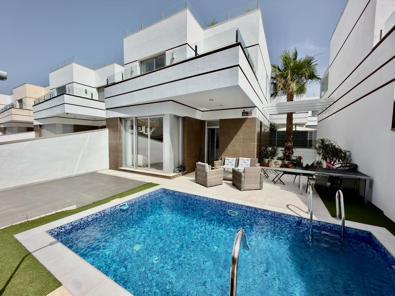 3 soverom Villa til salgs i Ciudad Quesada med svømmebasseng - € 399 000 (Ref: 9927947)