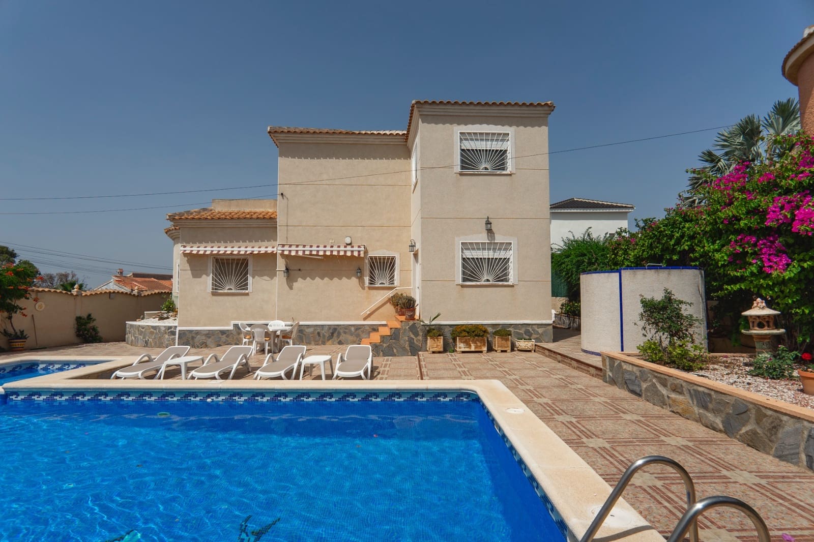 4 slaapkamer Villa te koop in Ciudad Quesada met zwembad - € 485.000 (Ref: 9928256)