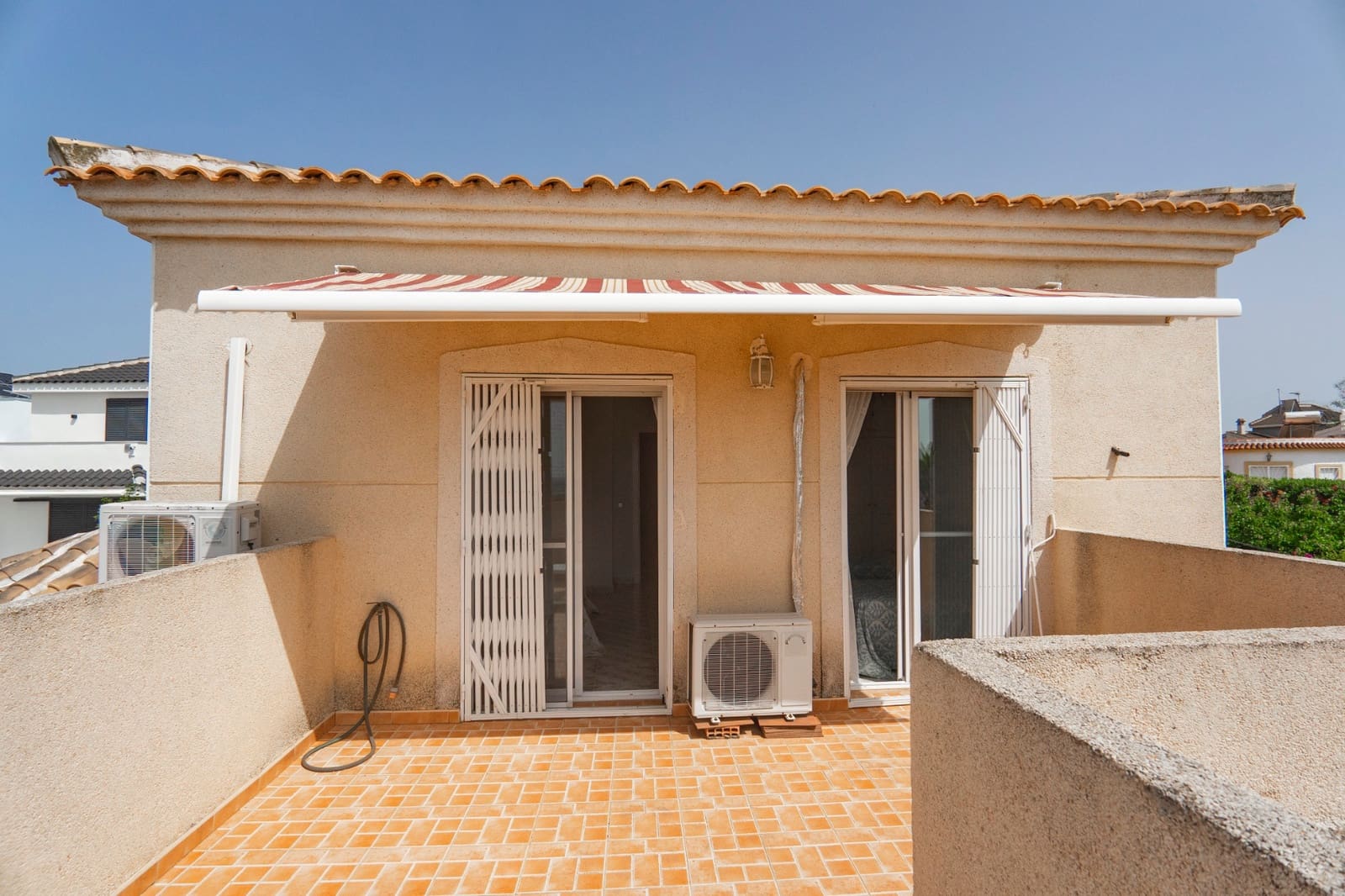 4 slaapkamer Villa te koop in Ciudad Quesada met zwembad - € 485.000 (Ref: 9928256)