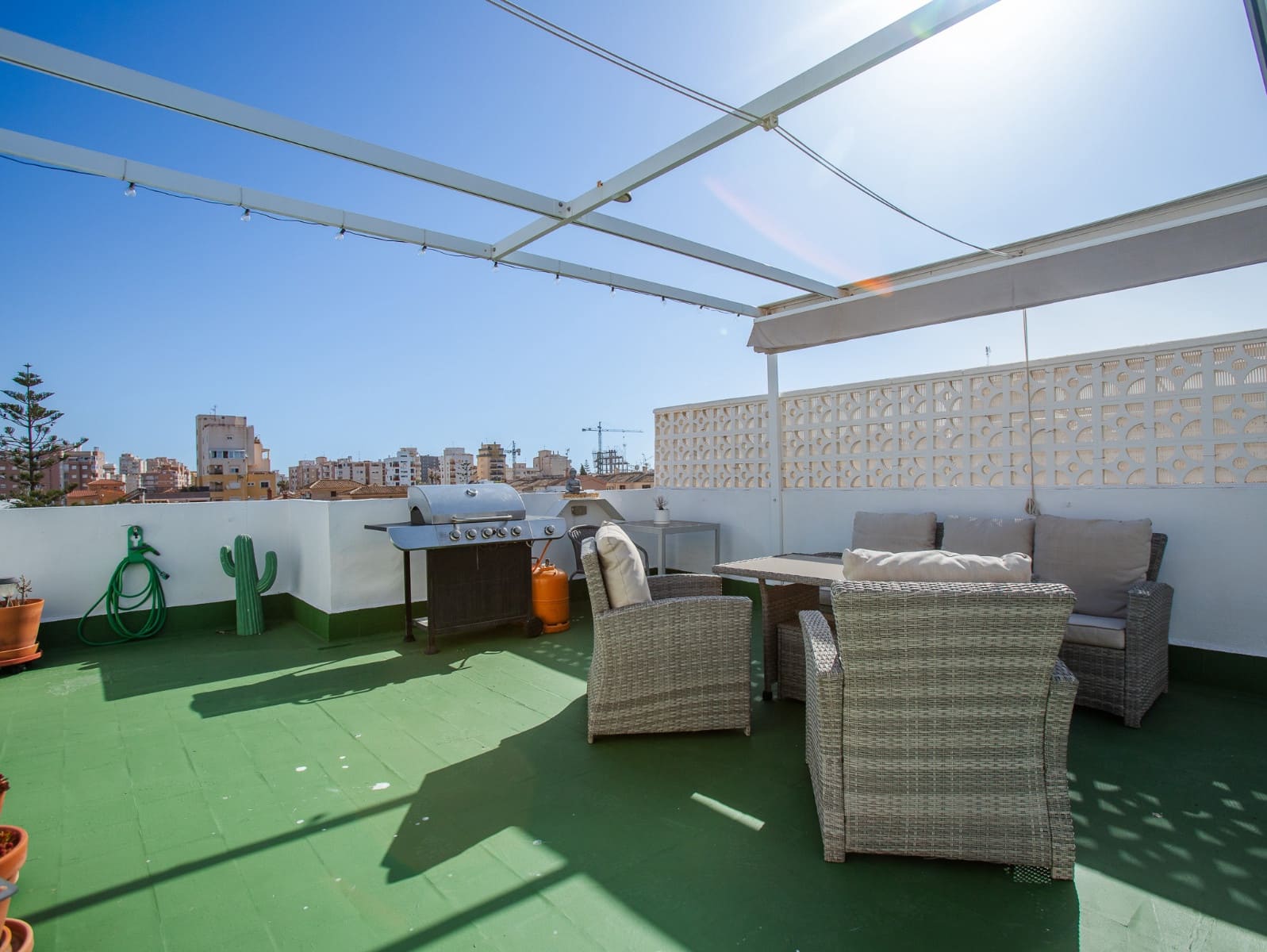 2 bedroom Apartment for sale in Torrevieja - € 145,000 (Ref: 9976347)
