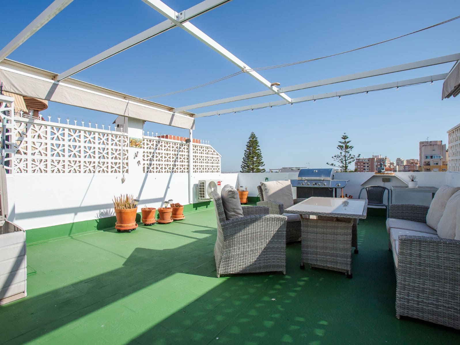 2 bedroom Apartment for sale in Torrevieja - € 145,000 (Ref: 9976347)