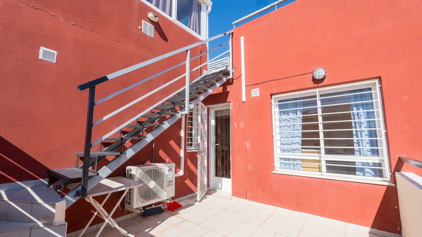 2 bedroom Townhouse for sale in Villamartin with pool garage - € 189,000 (Ref: 9976490)