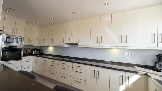 3 soverom Leilighet til salgs i Villamartin, Orihuela med svømmebasseng - € 360 000 (Ref: 9976491)