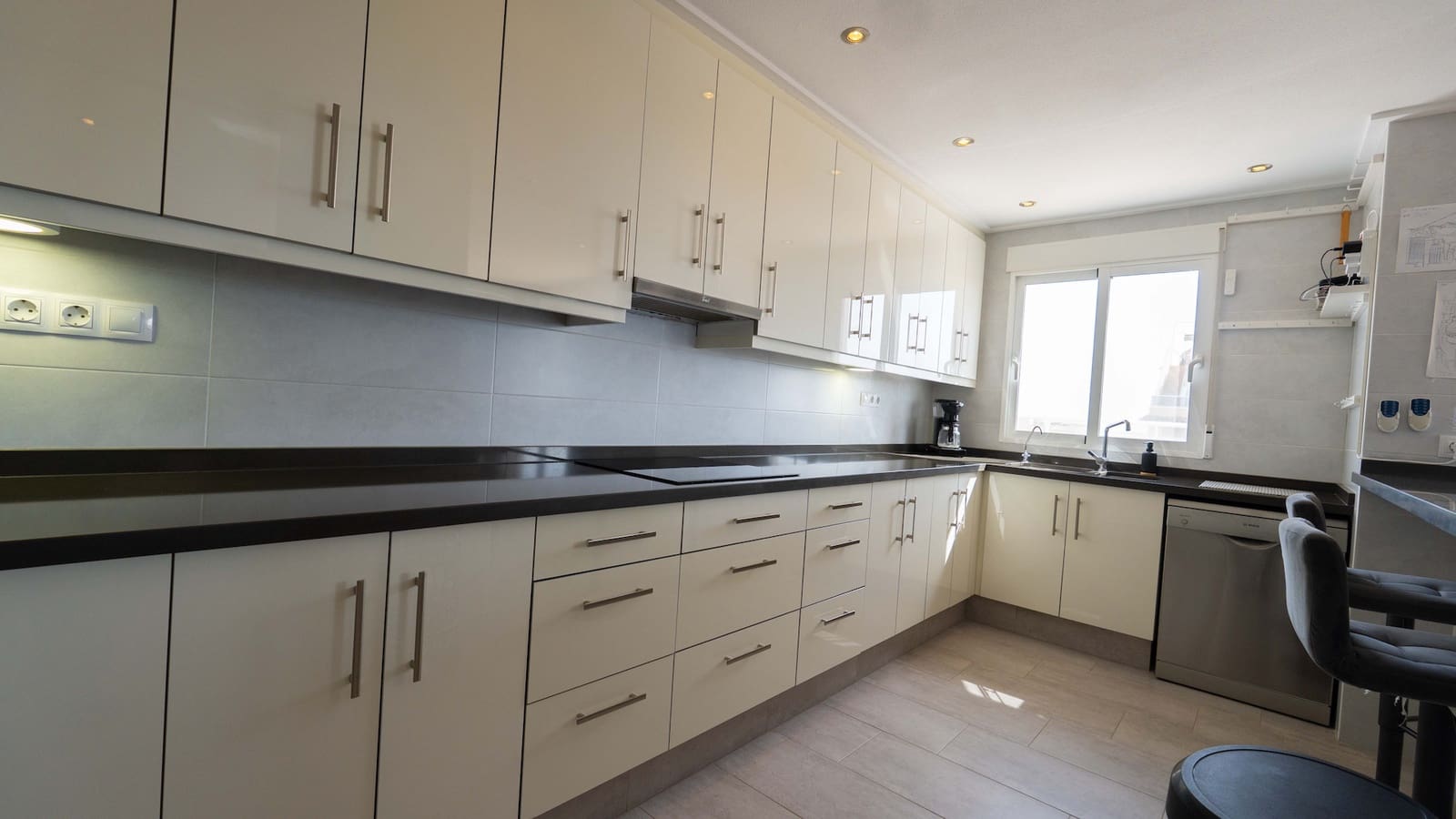 3 sypialnia Apartament na sprzedaż w Villamartin z basenem - 360 000 € (Ref: 9976491)