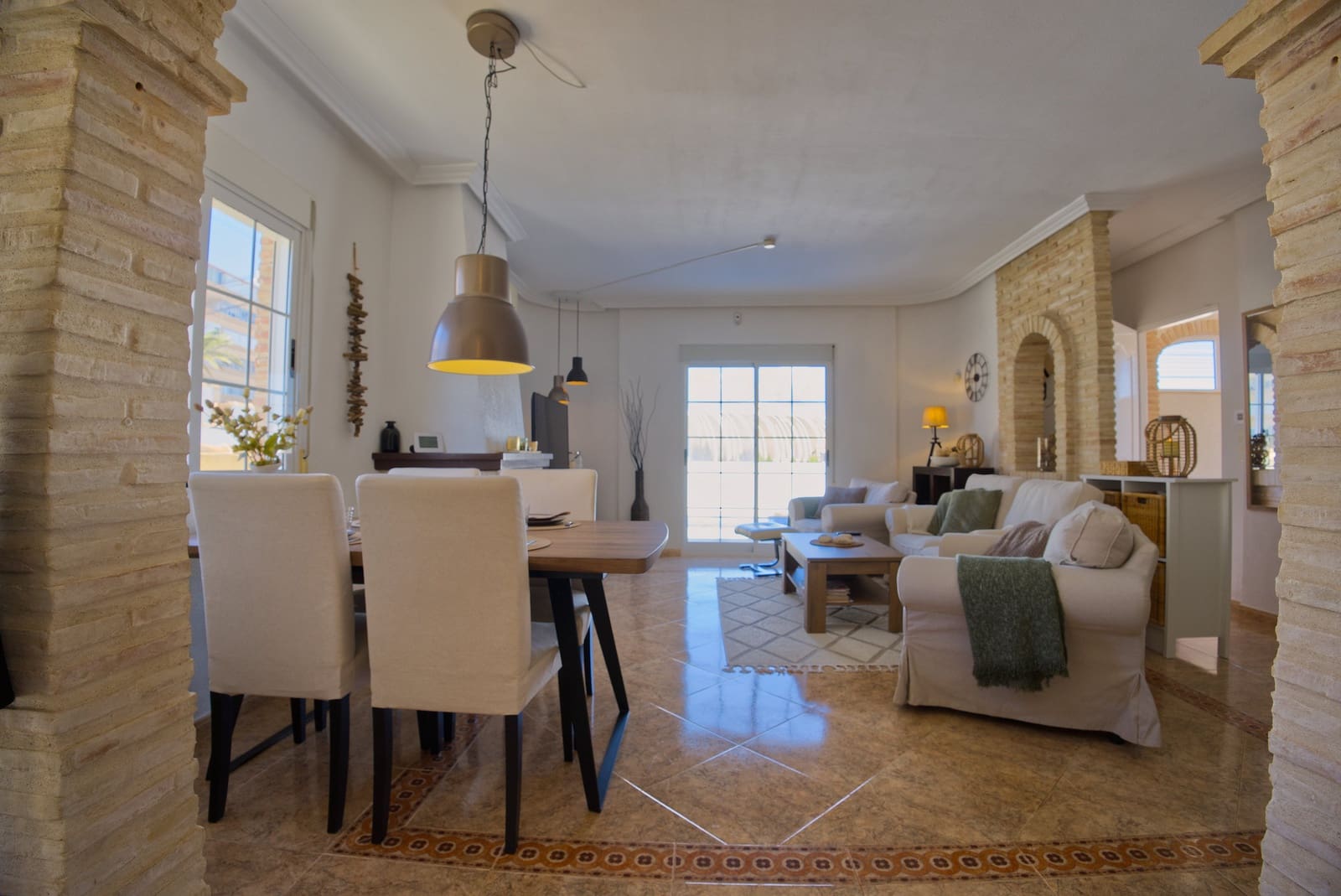 3 soveværelse Villa til salg i Torrevieja med swimmingpool garage - € 415.000 (Ref: 9976492)