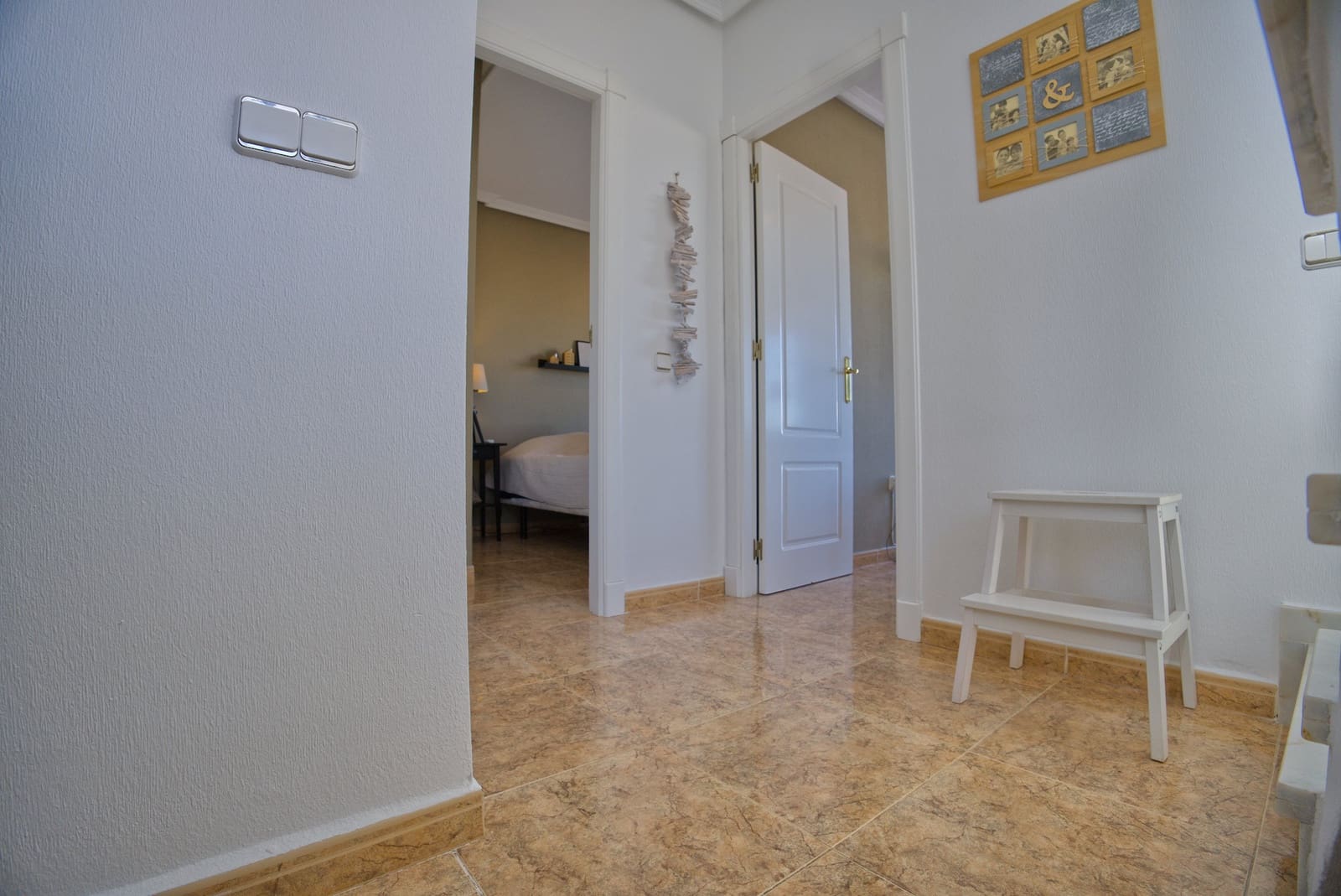 3 soveværelse Villa til salg i Torrevieja med swimmingpool garage - € 415.000 (Ref: 9976492)
