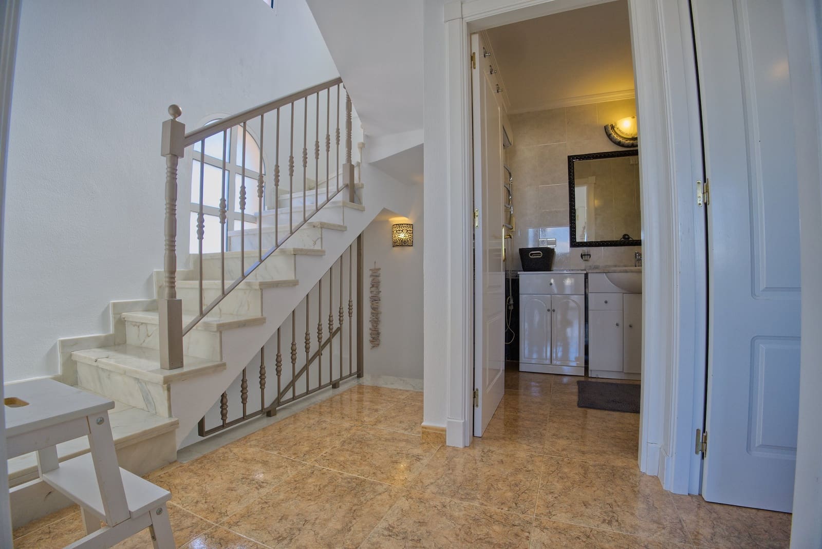 3 soveværelse Villa til salg i Torrevieja med swimmingpool garage - € 415.000 (Ref: 9976492)