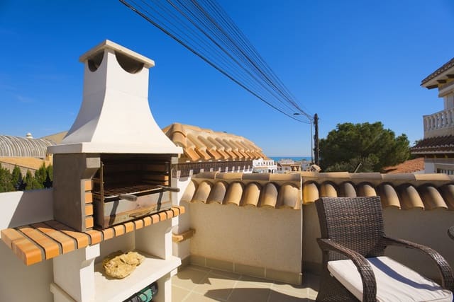 3 soveværelse Villa til salg i Torreblanca, Torrevieja med swimmingpool garage - € 415.000 (Ref: 9976492)