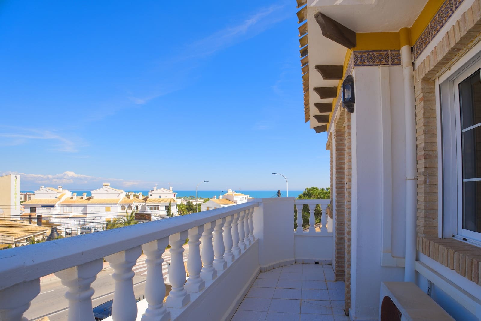 3 soveværelse Villa til salg i Torrevieja med swimmingpool garage - € 415.000 (Ref: 9976492)