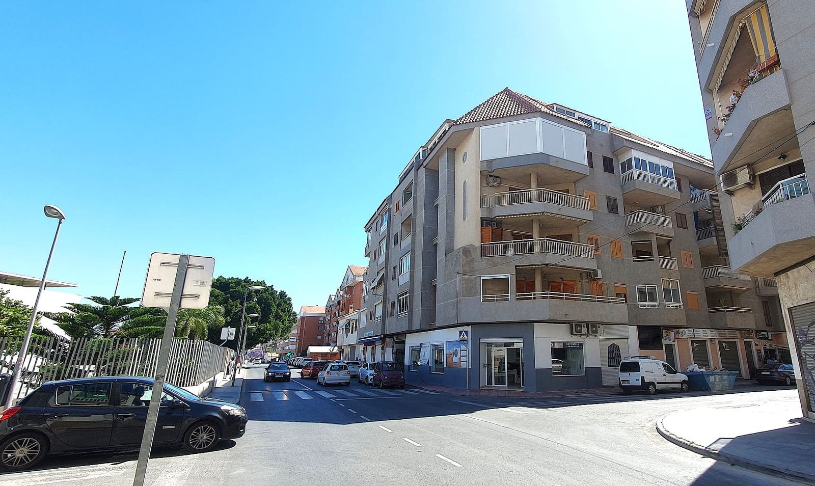 3 quarto Apartamento para venda em Torrevieja com piscina - 193 000 € (Ref: 9976493)