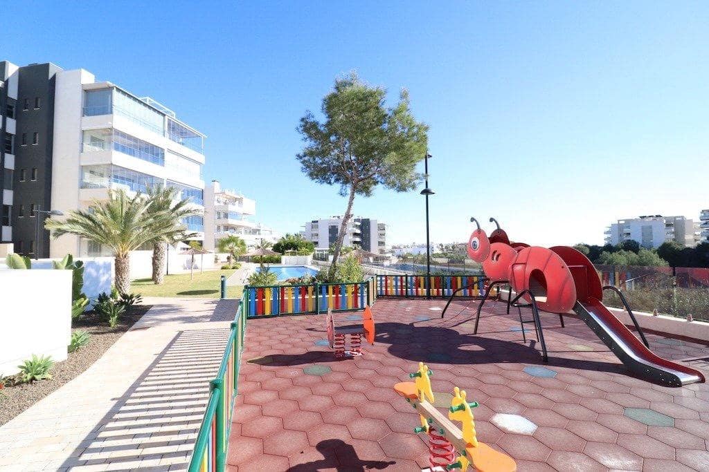 3 quarto Apartamento para venda em Villamartin com piscina - 335 000 € (Ref: 9976494)