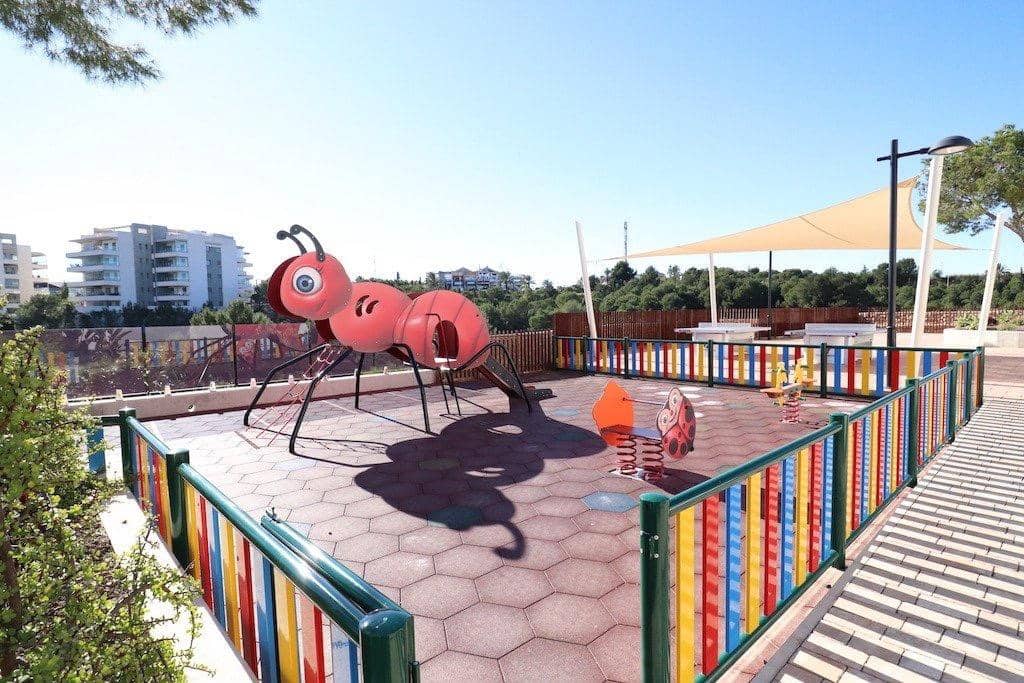 3 quarto Apartamento para venda em Villamartin com piscina - 335 000 € (Ref: 9976494)
