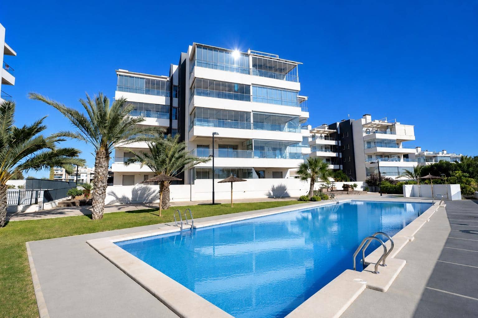 3 quarto Apartamento para venda em Villamartin com piscina - 335 000 € (Ref: 9976494)