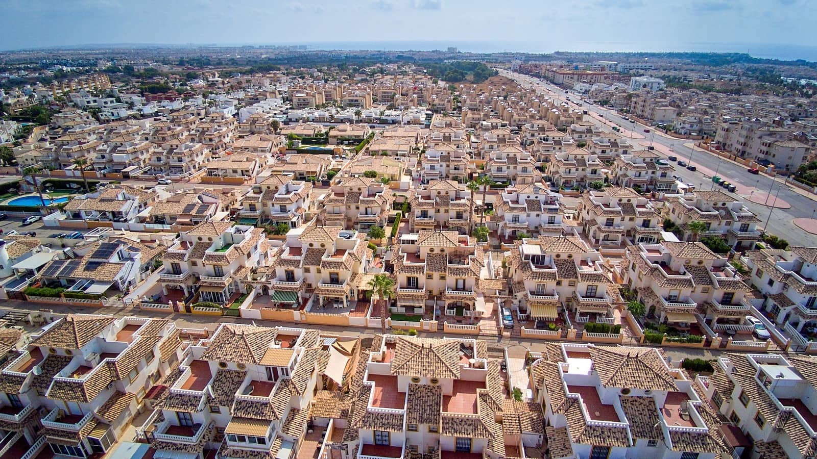 3 soveværelse Semi-Rækkehus til salg i Orihuela Costa med swimmingpool garage - € 269.900 (Ref: 9984083)