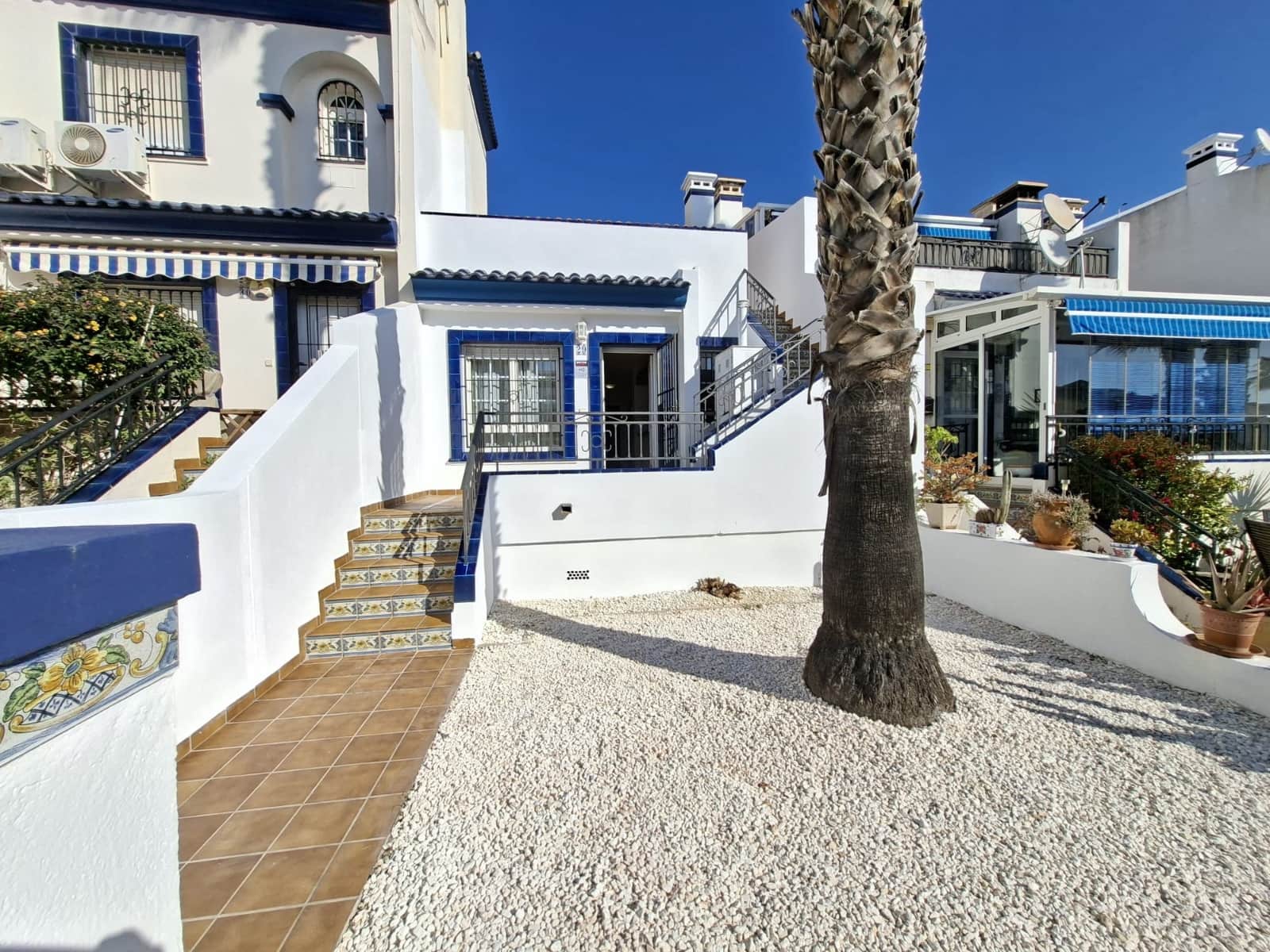 2 soveværelse Lejlighed til salg i Villamartin med swimmingpool - € 215.000 (Ref: 9997937)