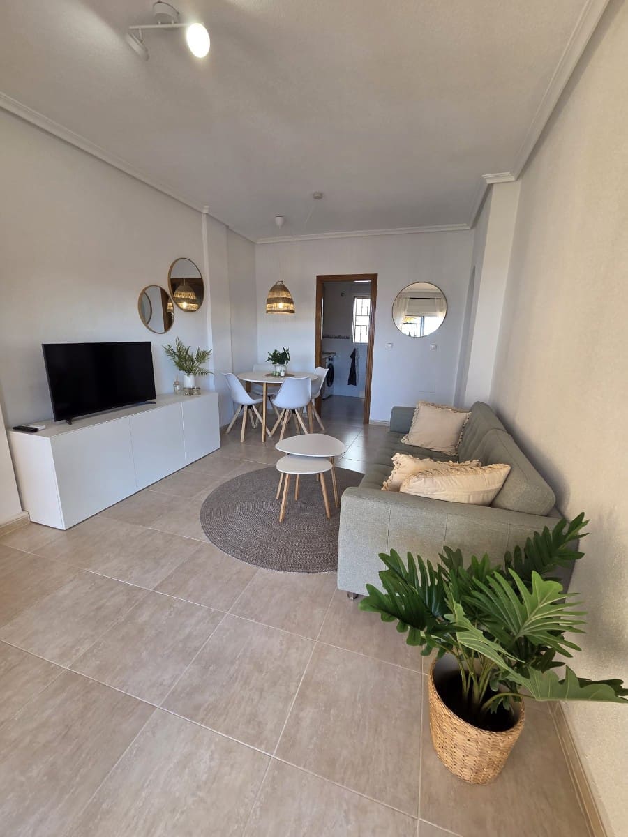 2 slaapkamer Appartement te koop in Los Balcones met zwembad - € 174.000 (Ref: 9997938)