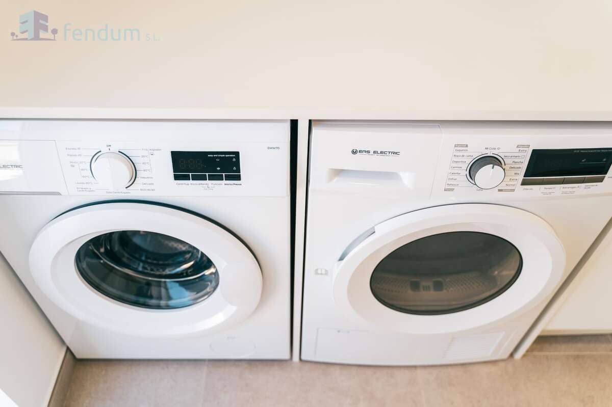 3 bedroom Villa for sale in Pilar de la Horadada with pool garage - € 409,000 (Ref: 8228545)