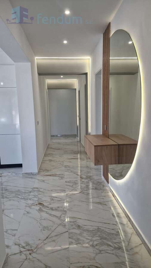 Chalet de 4 habitaciones en Los Balcones en venta con piscina garaje - 995.000 € (Ref: 8681900)