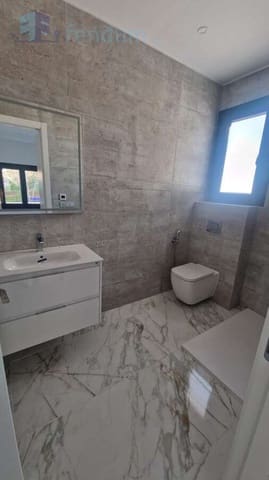 Chalet de 4 habitaciones en Los Balcones en venta con piscina garaje - 995.000 € (Ref: 8681900)