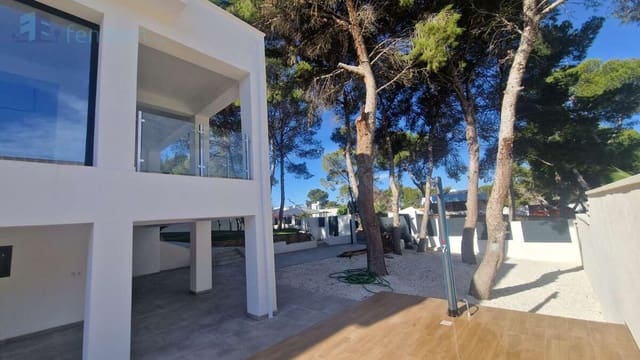 Chalet de 4 habitaciones en Los Balcones en venta con piscina garaje - 995.000 € (Ref: 8681900)