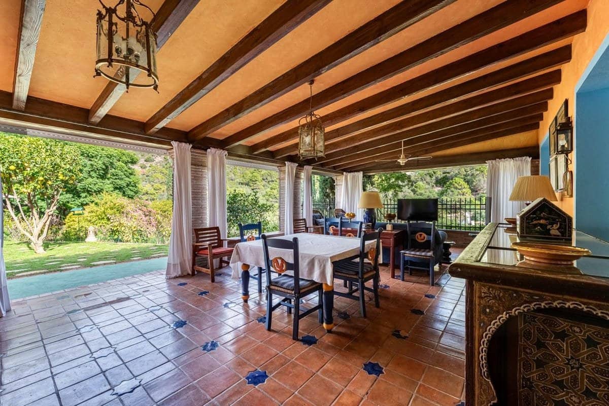 6 soverom Villa til salgs i Benahavis med svømmebasseng garasje - € 3 250 000 (Ref: 10001212)