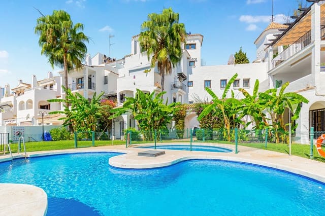 4 bedroom Apartment for sale in Puerto Banus, Marbella with pool garage - € 895,000 (Ref: 10001218)