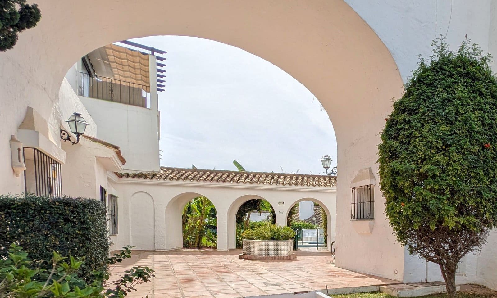4 slaapkamer Appartement te koop in Marbella met zwembad garage - € 895.000 (Ref: 10009784)