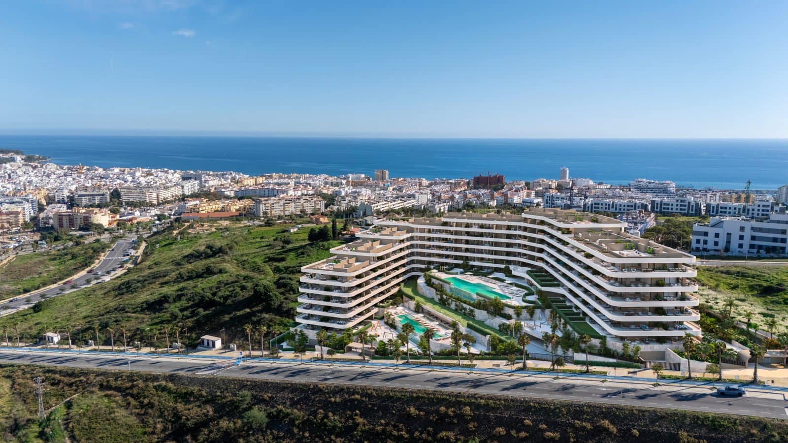 2 soverom Leilighet til salgs i Estepona med svømmebasseng garasje - € 570 000 (Ref: 10009790)
