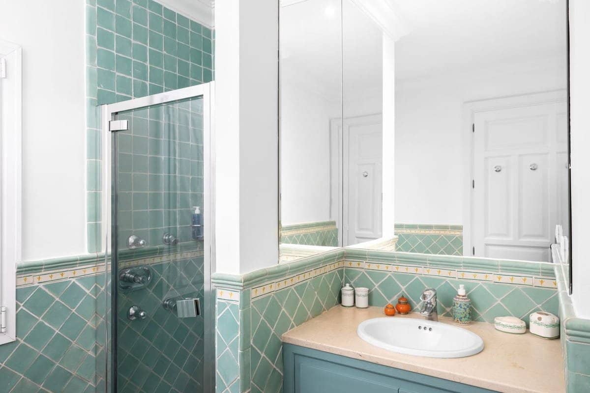 6 quarto Moradia para venda em Benahavis com piscina garagem - 3 250 000 € (Ref: 10016723)