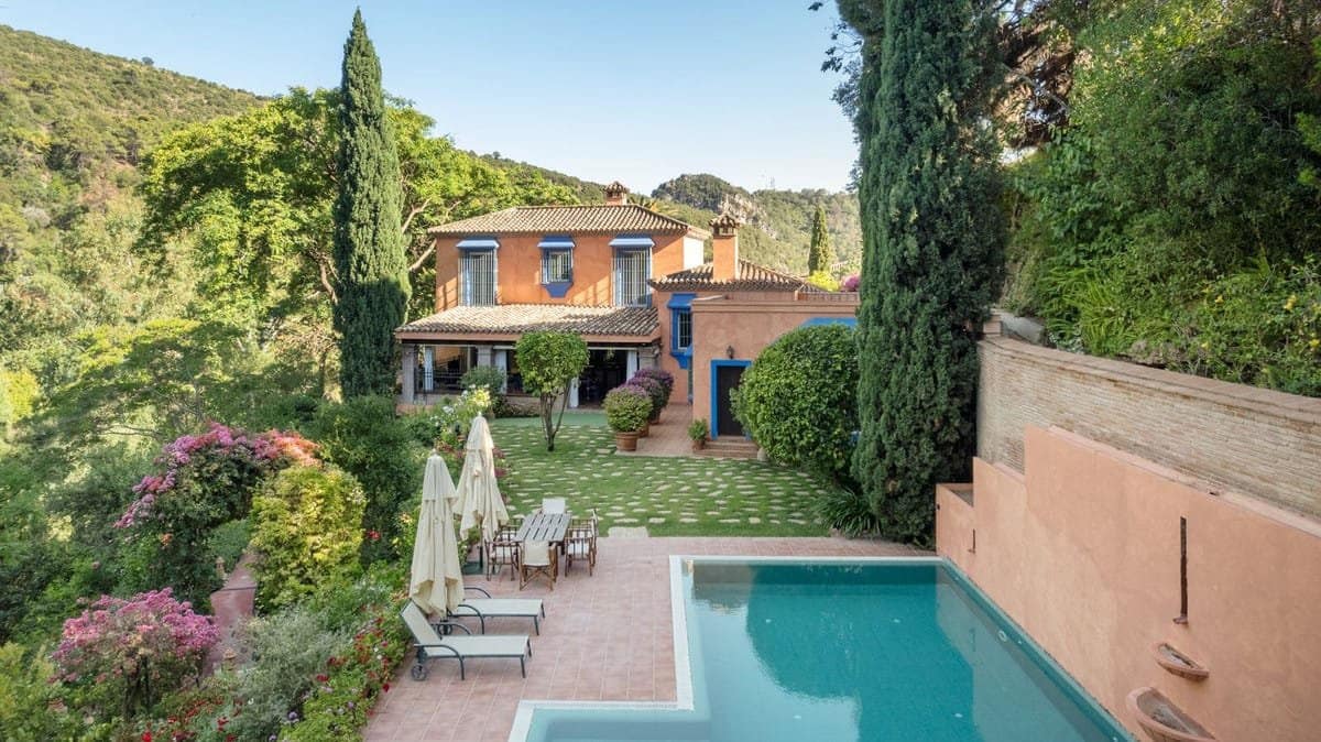 6 quarto Moradia para venda em Benahavis com piscina garagem - 3 250 000 € (Ref: 10016723)