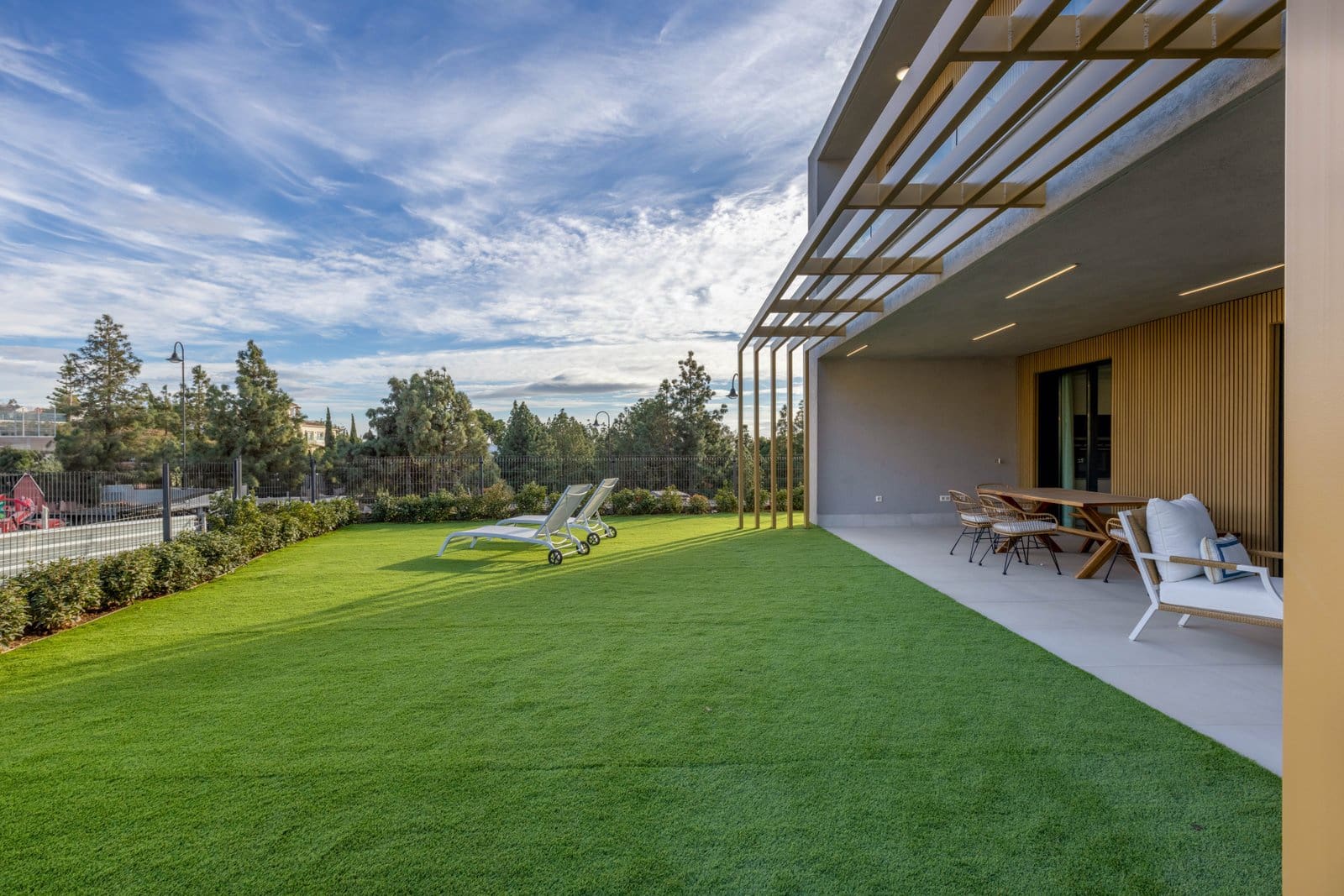 3 bedroom Villa for sale in Mijas Costa with pool - € 891,000 (Ref: 10016730)