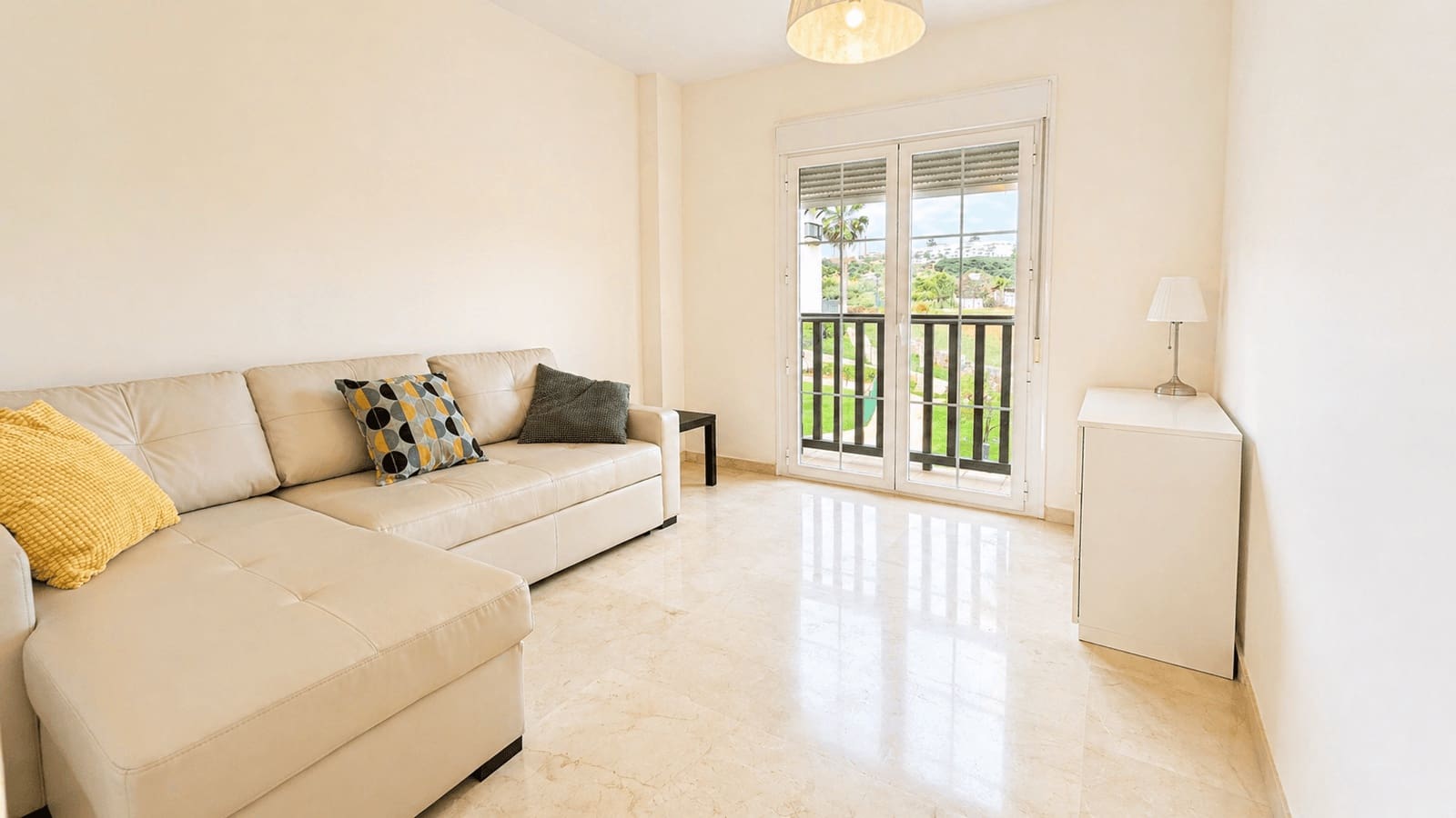 2 bedroom Apartment for sale in Manilva with pool - € 299,000 (Ref: 10023728)