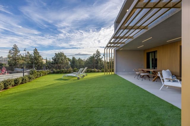 3 soveværelse Villa til salg i El Faro de Calaburra - Chaparral, Mijas med swimmingpool - € 891.000 (Ref: 10024773)