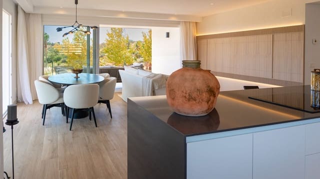 Apartamento de 2 habitaciones en Casares Pueblo, Casares en venta con piscina - 629.000 € (Ref: 10095586)