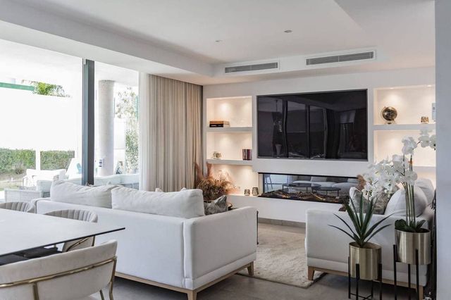 2 soveværelse Lejlighed til salg i Cancelada, Estepona med swimmingpool garage - € 525.000 (Ref: 10109076)