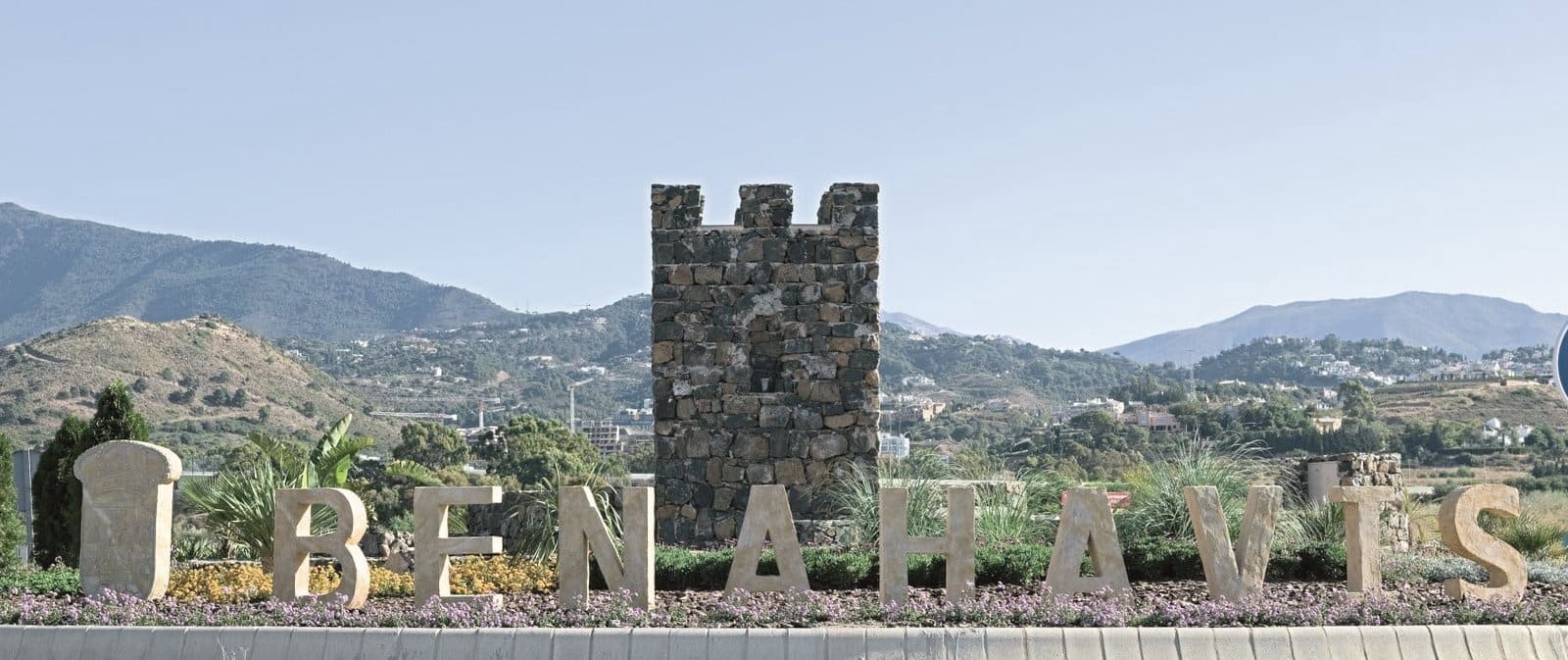 2 bedroom Apartment for sale in Benahavis with pool - € 400,000 (Ref: 9451952)