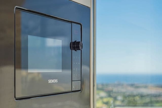 3 quarto Moradia para venda em Marbella com piscina garagem - 1 490 000 € (Ref: 9468181)