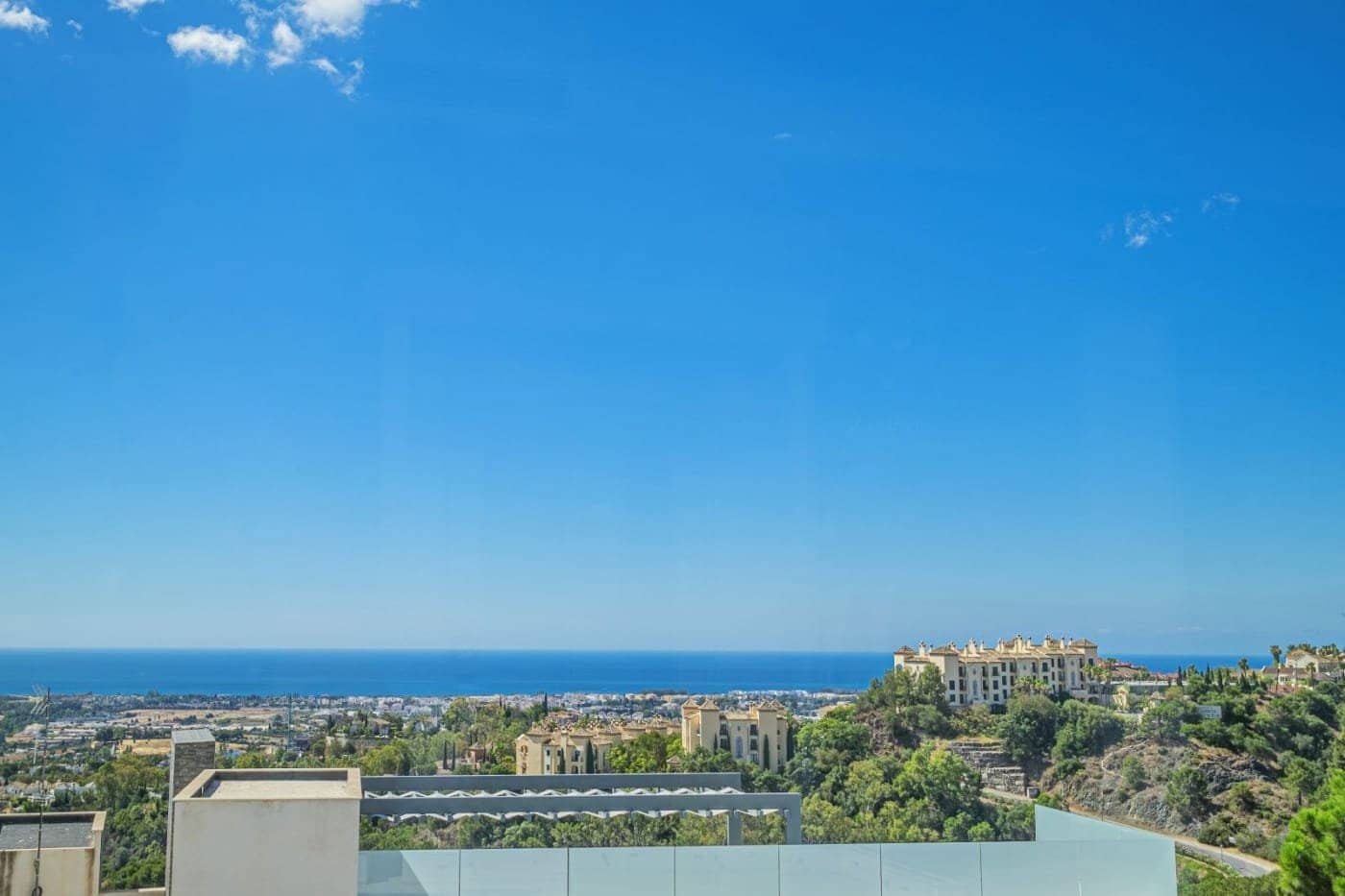 3 bedroom Villa for sale in Marbella with pool garage - € 1,490,000 (Ref: 9468181)