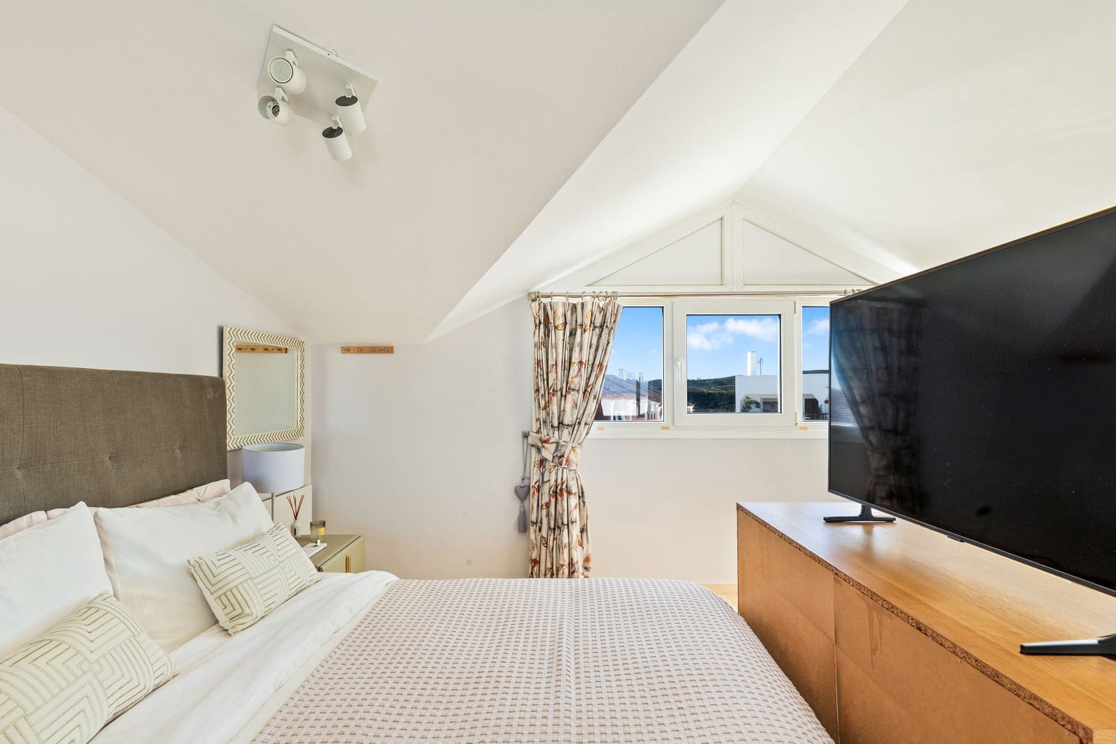 5 bedroom Townhouse for sale in Manilva with pool garage - € 499,000 (Ref: 9488657)