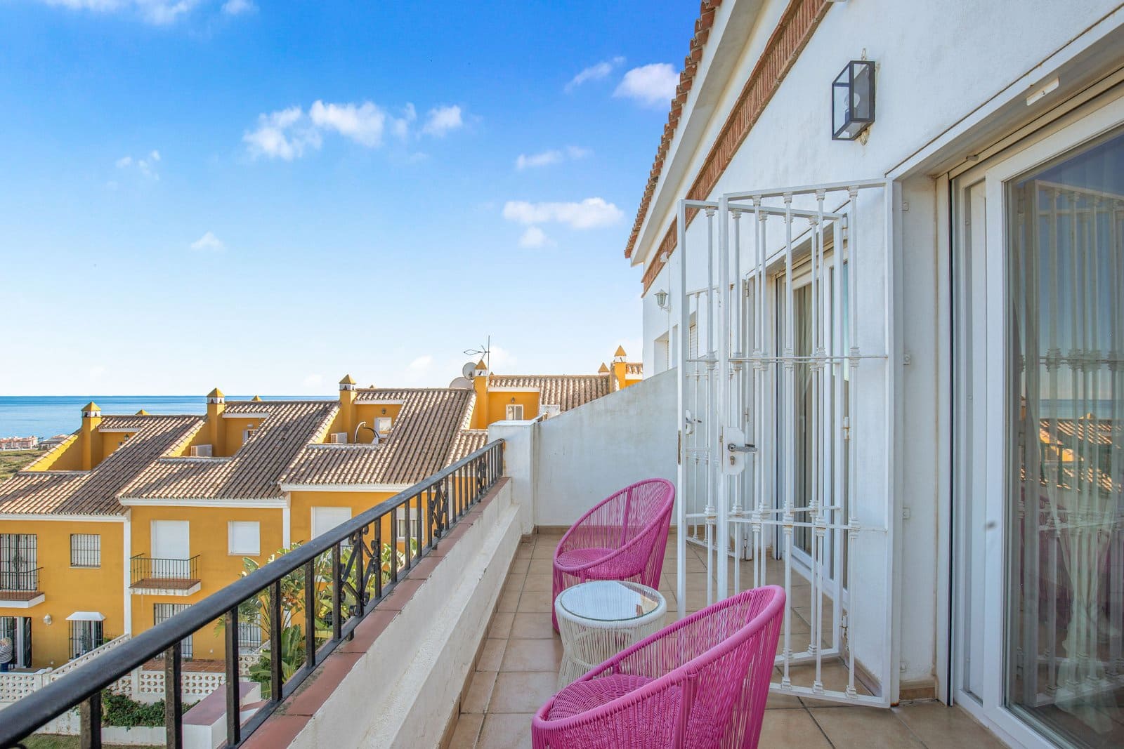 5 bedroom Townhouse for sale in Manilva with pool garage - € 499,000 (Ref: 9488657)