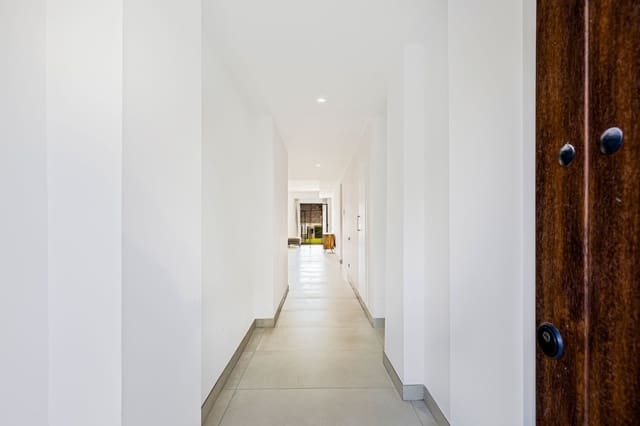 4 sovrum Lägenhet till salu i Puerto Banus, Marbella med pool garage - 895 000 € (Ref: 9506339)