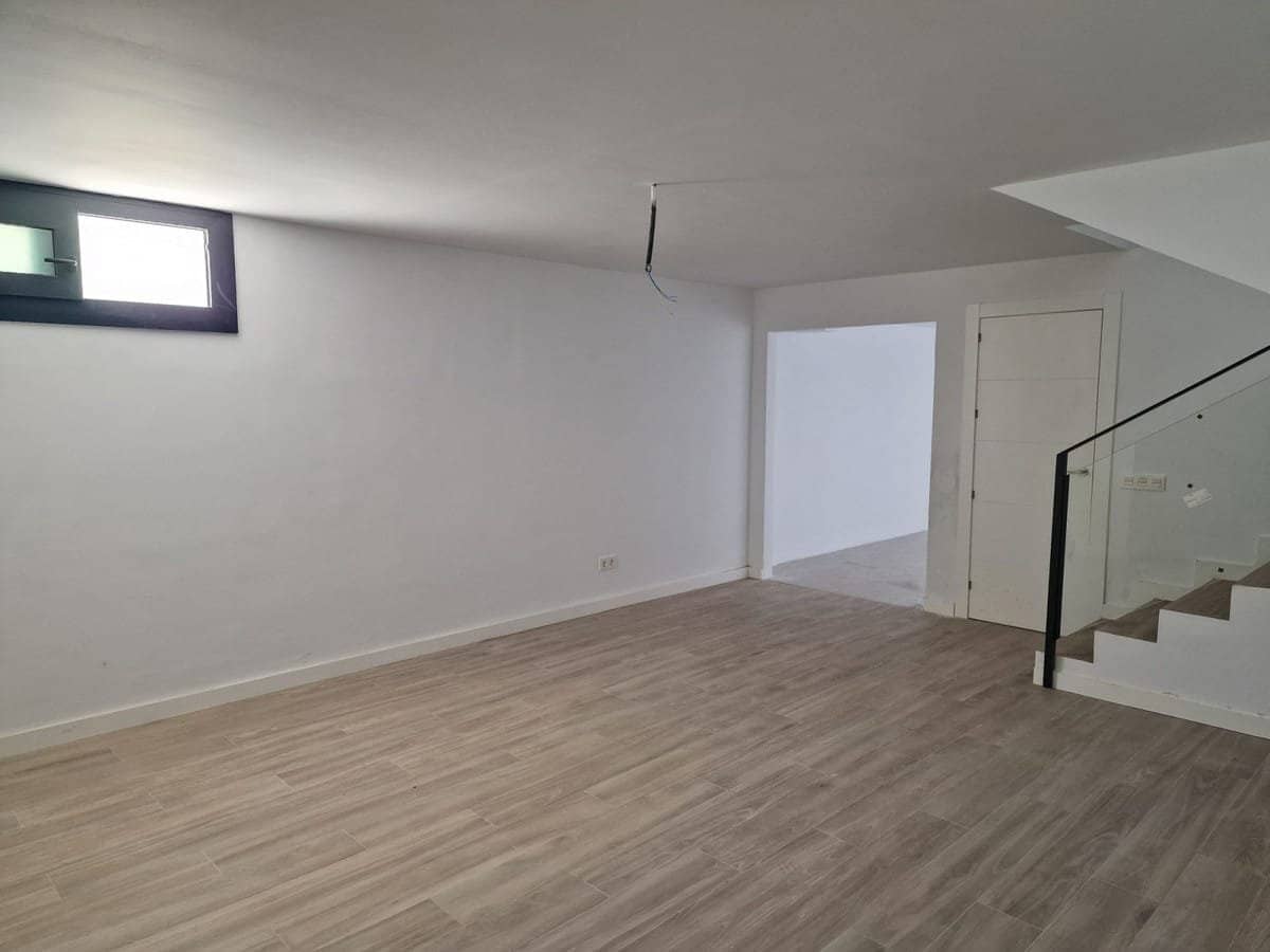 3 bedroom Villa for sale in Manilva with garage - € 385,000 (Ref: 9521065)