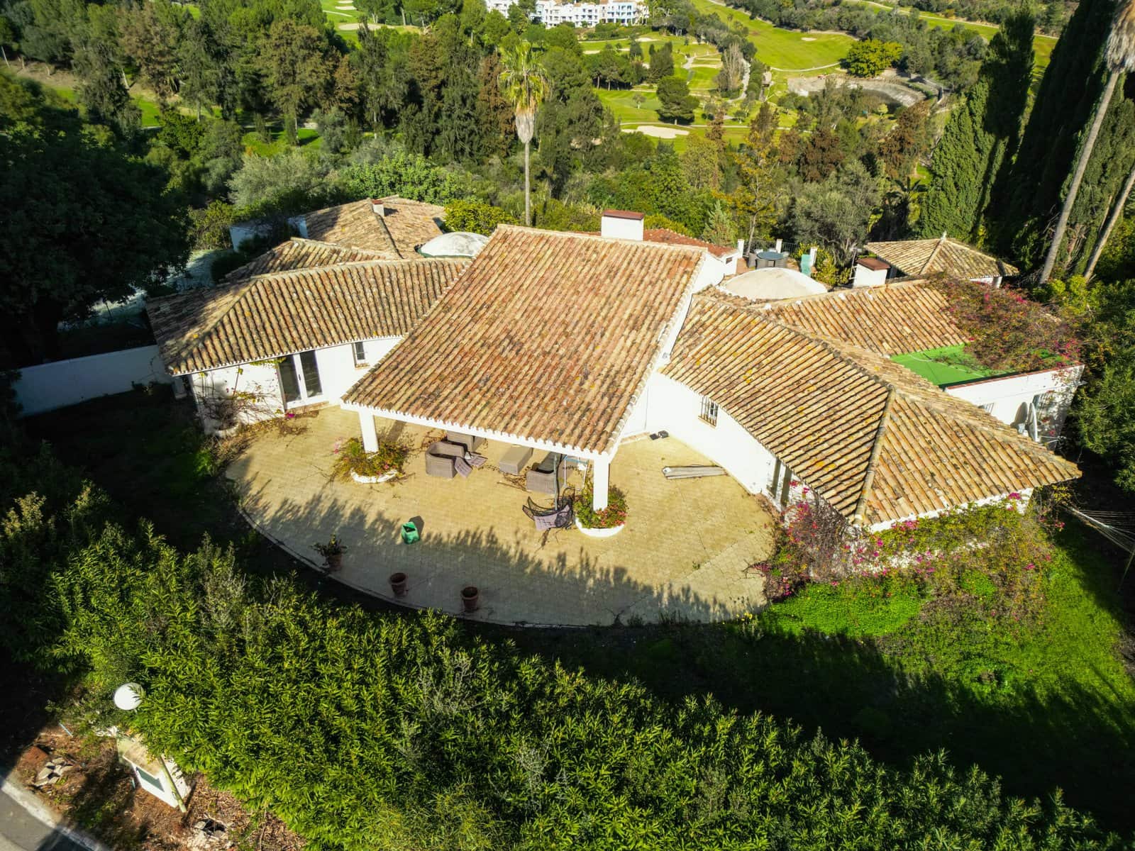 Building Plot for sale in Benahavis - € 2,300,000 (Ref: 9524959)